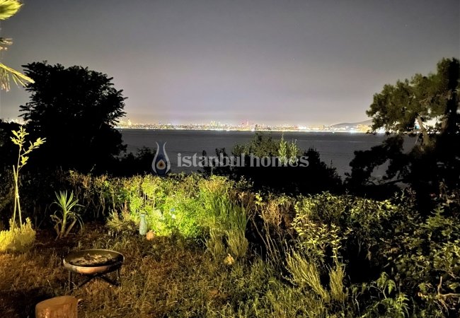 Well-designed Sea View Apartment for Sale in Istanbul Adalar 27