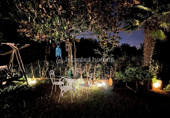 Well-designed Sea View Apartment for Sale in Istanbul Adalar 28