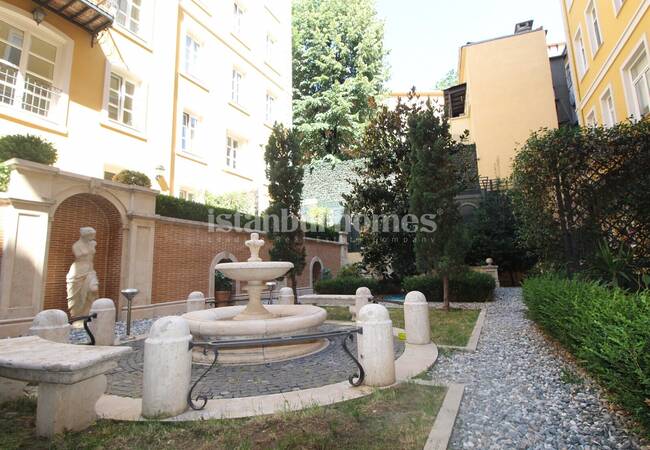 Wohnungen In Beyoglu Mit Italienischem Baustil 6