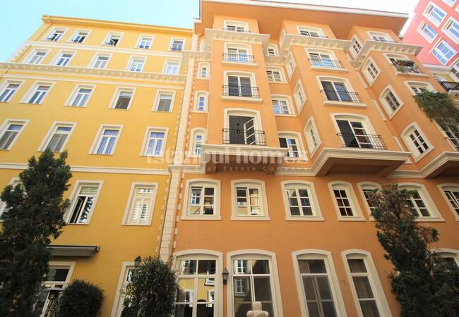 Wohnungen In Beyoglu Mit Italienischem Baustil 7