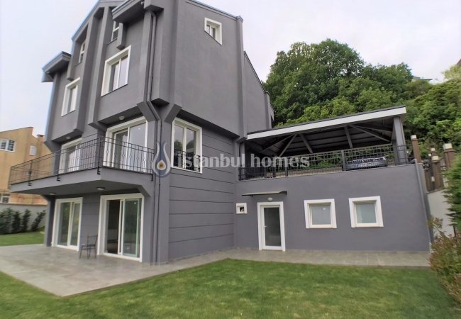 Kilyos'ta Doğa İle İç İçe Deniz Manzaralı Yenilenmiş Villa 3