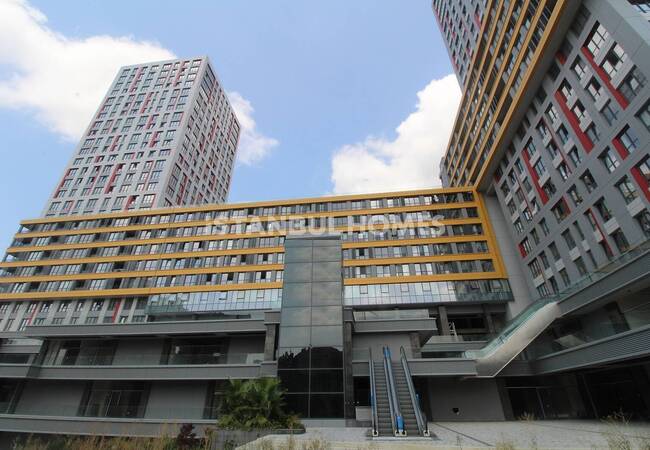 Flats in a Complex with Rich Social Amenities in Kadikoy 1