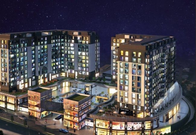 Real Estate in Istanbul in a Complex with Shopping Center