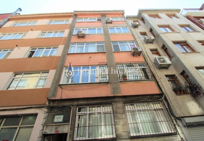 Элитная Квартира 1+1 После Ремонта в Фатихе, Стамбул 1