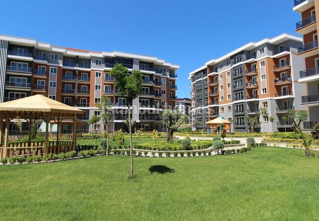 Real Estate in a Complex with Pools in Istanbul Silivri 3