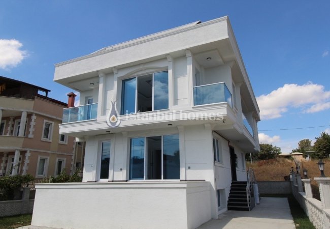 Отдельная Вилла с 2 Садами в Стамбуле, Бейликдюзю 1