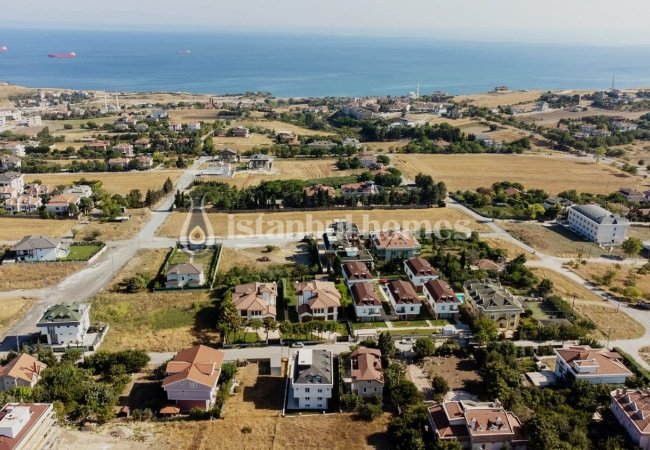 Отдельная Вилла с 2 Садами в Стамбуле, Бейликдюзю 4