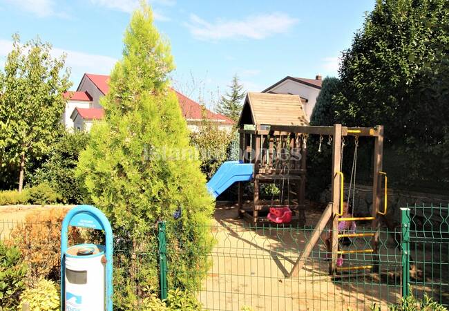 İstanbul Kurtköy'de Nezih Çevreye Sahip Bakımlı Villa 2