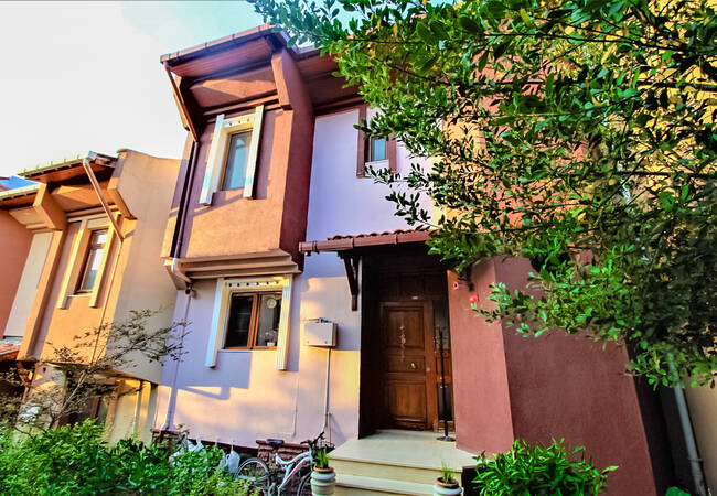 Semi-detached Villa in Pendik Istanbul in a Family Concept Complex