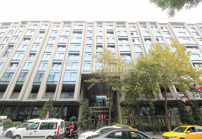 İstanbul Şişli'de Şehrin Kalbinde Satılık Lüks Ofisler 2