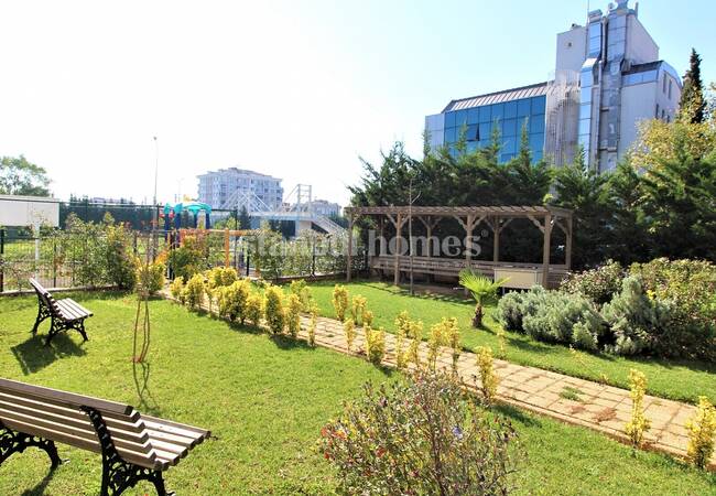 Ümraniye'de Metroya Yakın Deniz ve Şehir Manzaralı Daire 3