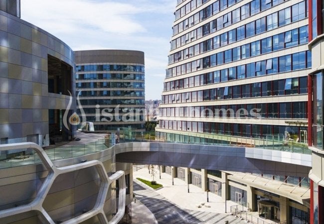 İstanbul Ataşehir'de Anayollara Yakın Lüks Sitede Daireler 6