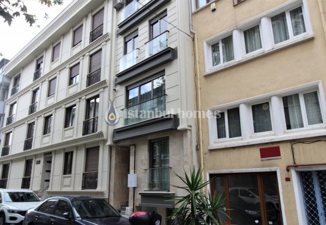 Üsküdar Salacak'ta Tarihi İstanbul ve Boğaz Manzaralı Daire 2