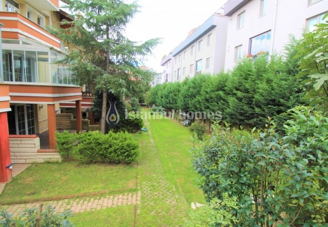 Maison Mitoyenne 6+1 Avec Jardin À Eyupsultan Istanbul 4