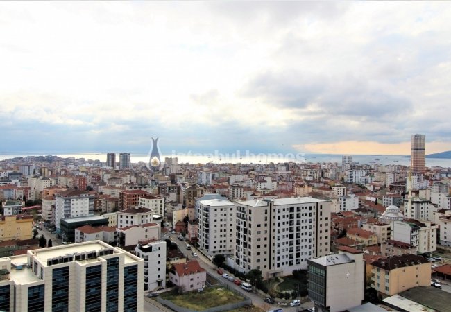 Flats in a Complex on the Transportation Line in Pendik 4