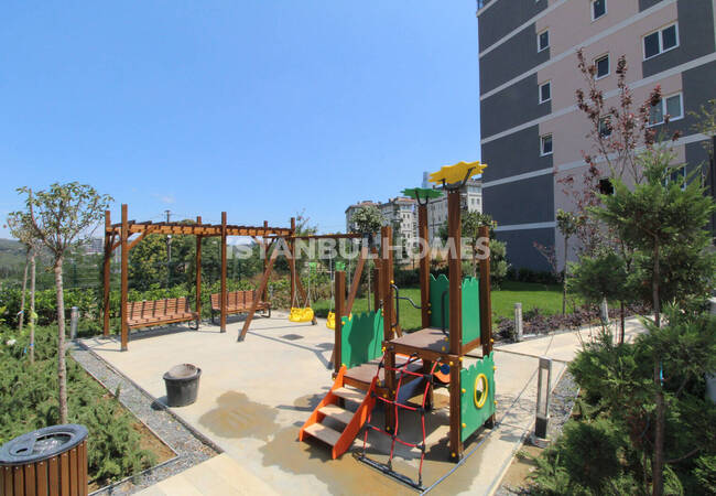 Modern Real Estate with Forest and City Views in Kagithane 2