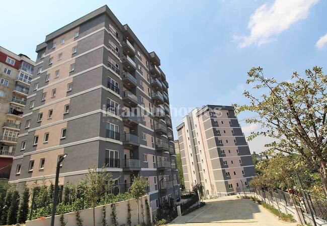 Modern Real Estate with Forest and City Views in Kagithane