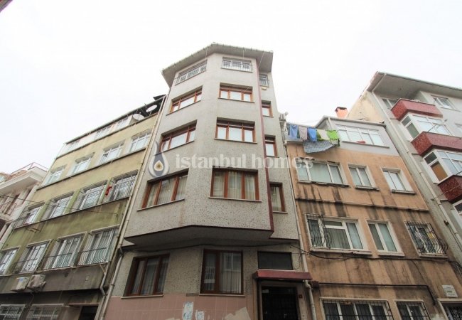 Well Located Spacious Five Bedroomed Duplex Flat in Fatih 1