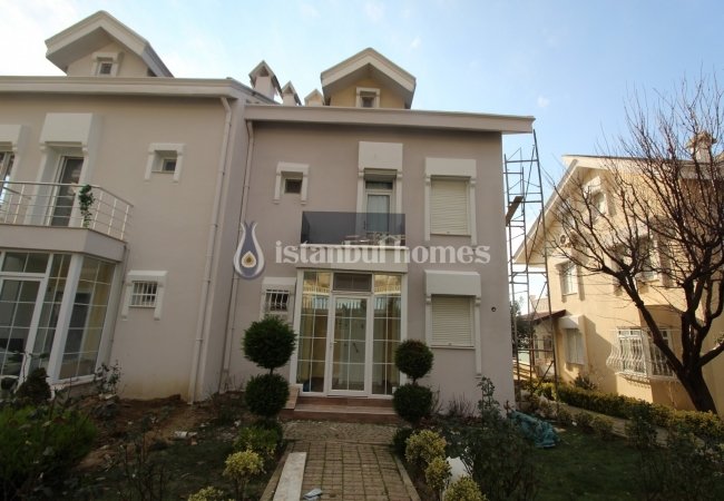 İstanbul Büyükçekmece'de Müstakil Bahçeli Tripleks Villa 4