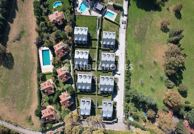 Semi-detached Villas in Nature in Polonezkoy Istanbul 14