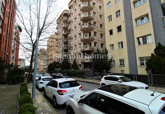 Well-located Resale Apartment for Sale in Istanbul Atasehir 2