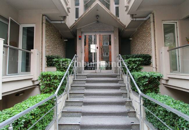 Well-located Resale Apartment for Sale in Istanbul Atasehir 3