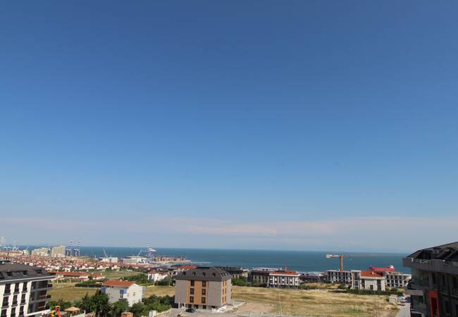 Sea View Flats in a Complex with Rich Features in Beylikduzu