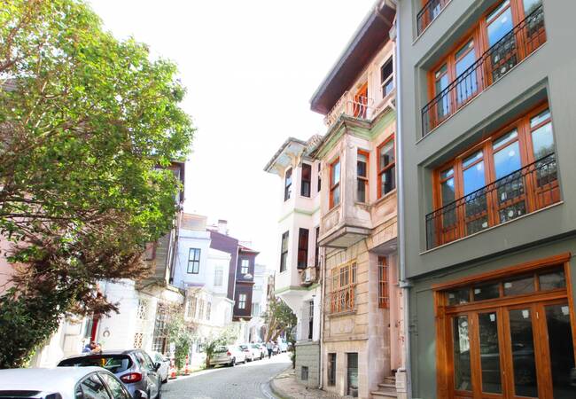 Old House with Bosphorus View in Uskudar Istanbul