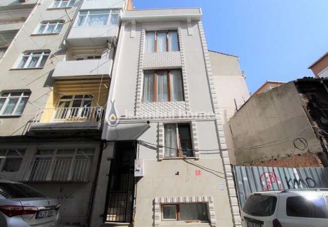 Fatih'te Kocamustafapaşa'da Merkezi Konumda Bakımlı Bina 1