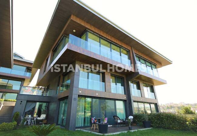 Stylish Apartments with Gorgeous Bosphorus View in Sariyer 4