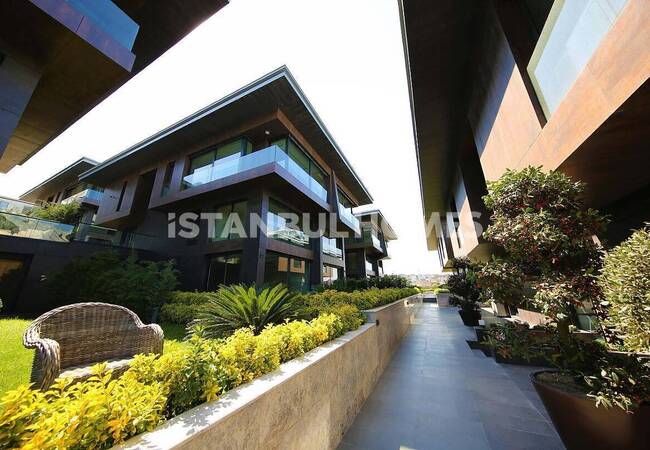 Stylish Apartments with Gorgeous Bosphorus View in Sariyer 8