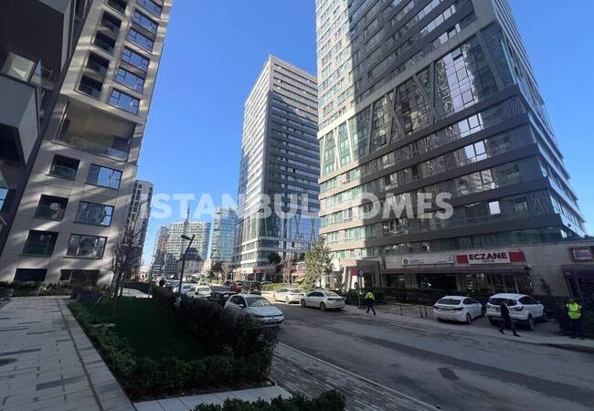 Immobilier Près De La Route Principale Et Du Métro À Kadikoy 2