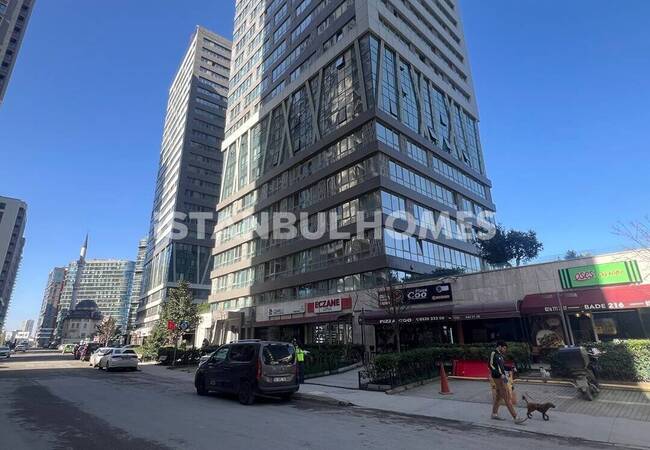 Immobilier Près De La Route Principale Et Du Métro À Kadikoy 1