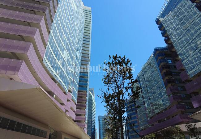 Advantageously Located Turnkey Corner Shop in Sisli Maslak 5