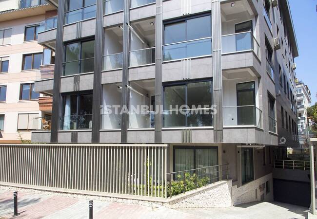 Maltepe'de Sahile Yakın Konumda Doğa Manzaralı Daireler 2