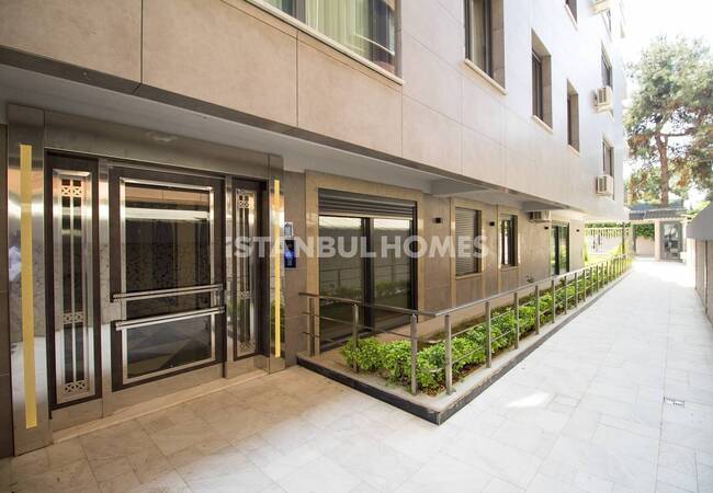 Maltepe'de Sahile Yakın Konumda Doğa Manzaralı Daireler 4