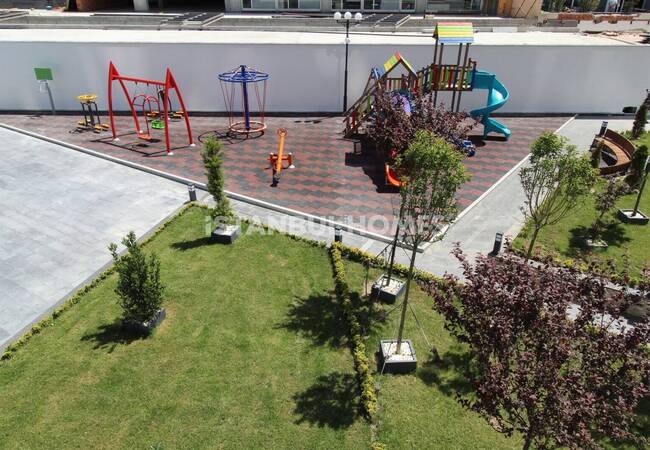 İstanbul’da Havuzlu Sitede Eşyalı Satılık 3+1 Daire 6