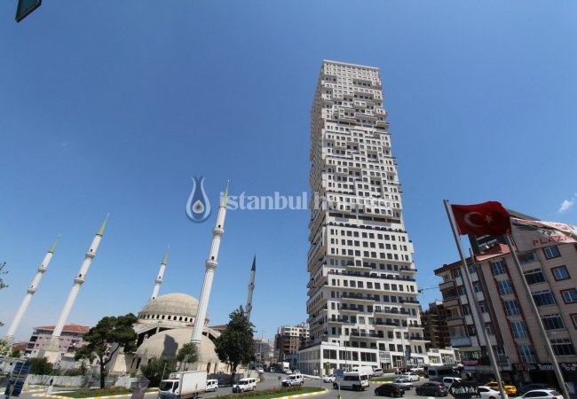 Furnished 3+1 Property in a Complex with a Pool in Istanbul 1