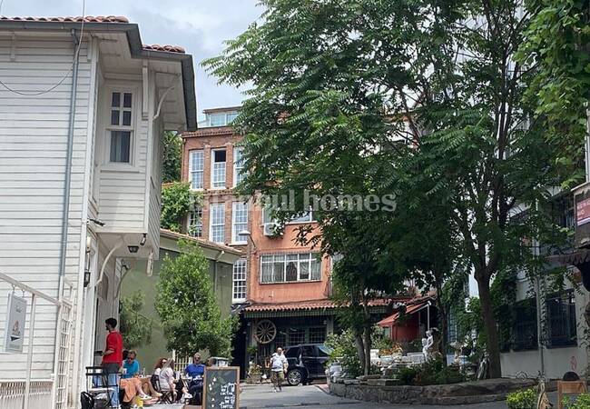 3-storey Building Near the Sea and Galataport in Beyoglu 2