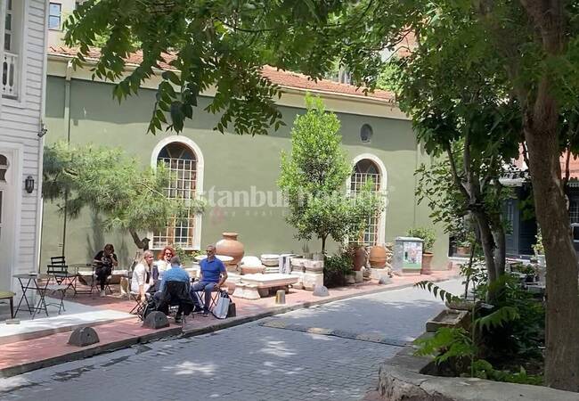 3-storey Building Near the Sea and Galataport in Beyoglu 3