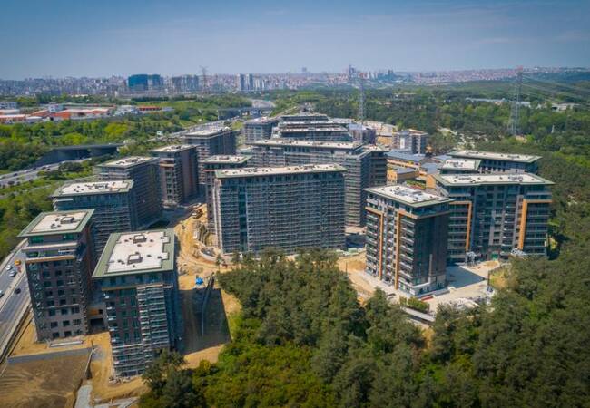 Spacious Real Estate with Forest View in Kağıthane Istanbul
