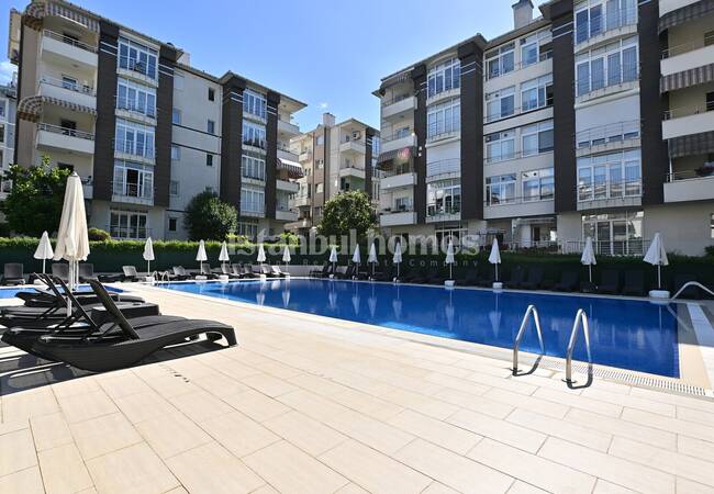 İstanbul Eyüpsultan'da Havuzlu Sitede Ferah Tasarımlı Daire 2