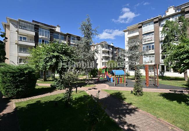 İstanbul Eyüpsultan'da Havuzlu Sitede Ferah Tasarımlı Daire 3