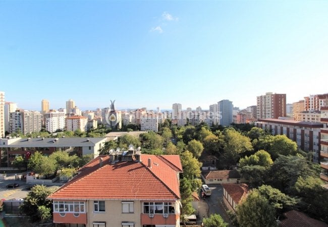 Well Kept Apartments Near Bagdat Street in Kadikoy 1
