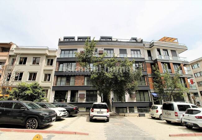 Duplex Property in Kadikoy Within Walking Distance of the Sea 1