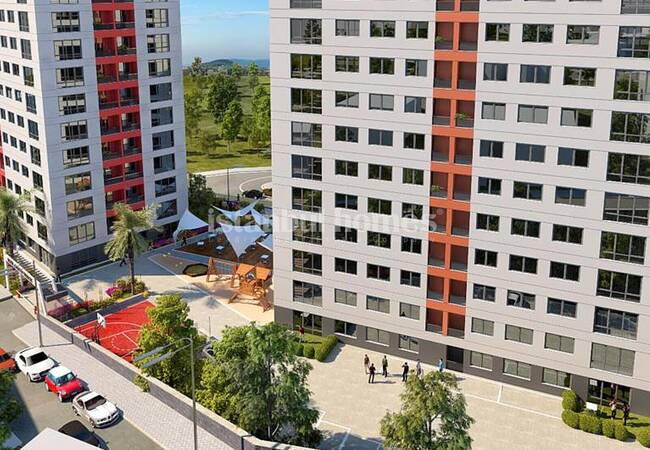 Real Estate in a Complex with Rich Facilities in Kartal 1