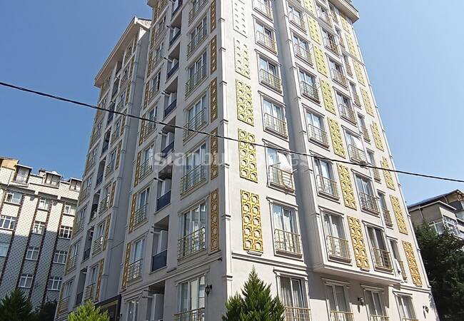 Apartment Close to Vialand Shopping Center in Eyupsultan 2
