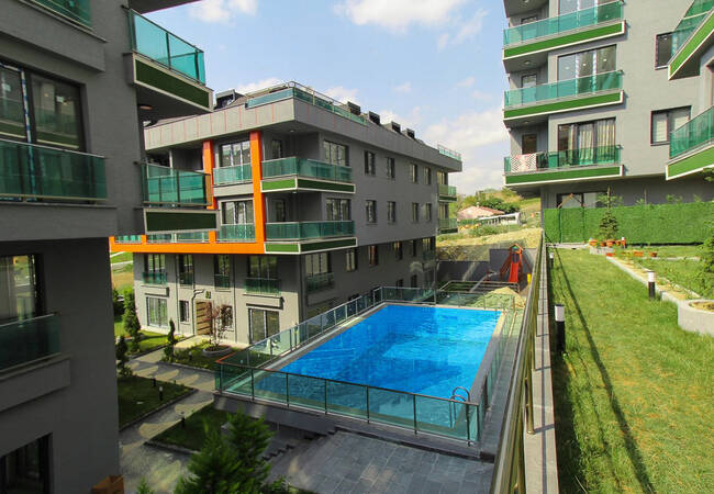 Properties with Balcony with Sauna and Pool in Beylikduzu
