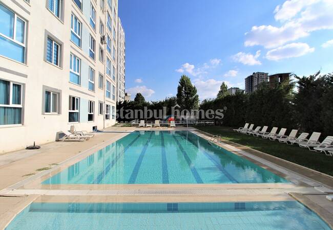 Apartment in a Complex Close to the Main Road in Kartal 3