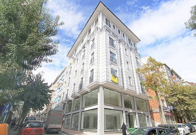 شقة مع بلكونة مزدوجة في مبنى جديد مع مصعد في الفاتح، اسطنبول 1